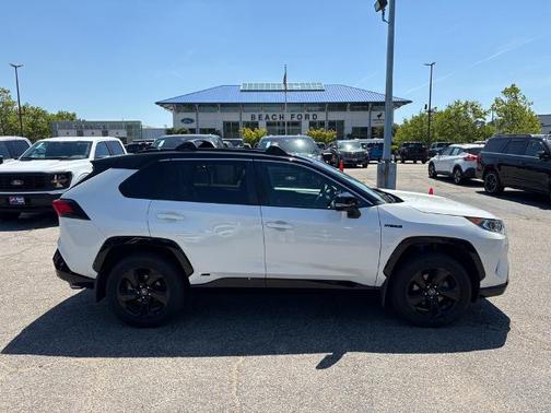 Blizzard Pearl / Midnight Black Metallic 2021 Toyota RAV4 XSE
