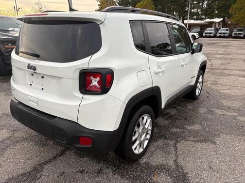 2023 Jeep Renegade LATITUDE