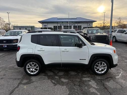 2023 Jeep Renegade LATITUDE