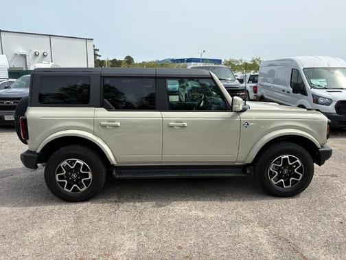 DESERT SAND 2025 Ford Bronco OUTER BANKS