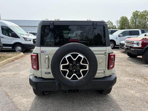 DESERT SAND 2025 Ford Bronco OUTER BANKS