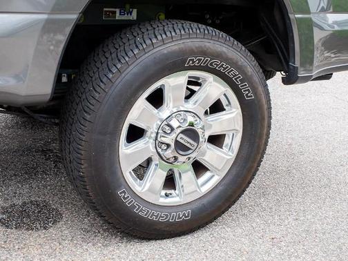 CARBONIZED GRAY 2022 Ford F-250 LARIAT