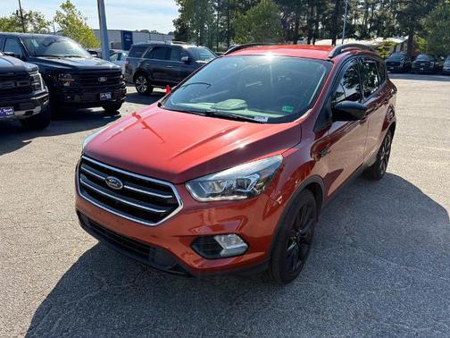 SEDONA ORANGE METALLIC 2019 Ford Escape SE