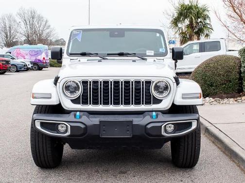 Bright White Clearcoat 2024 Jeep Wrangler SAHARA