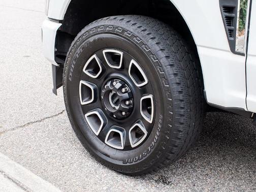 2024 Ford F-350 PLATINUM