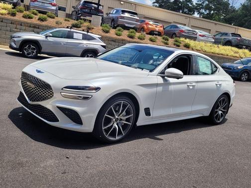 Uyuni White 2026 Genesis G70 2.5T Prestige