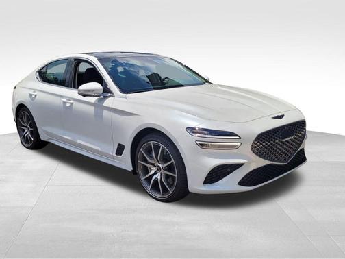 Uyuni White 2026 Genesis G70 2.5T Prestige