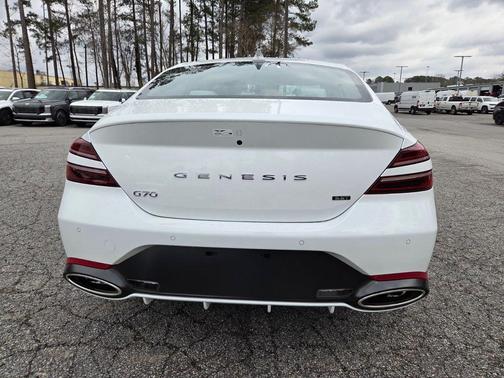 Uyuni White 2026 Genesis G70 3.3T Sport Prestige