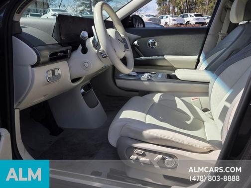 2025 Genesis GV60 Standard