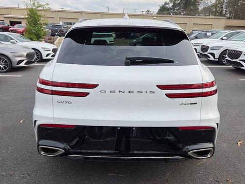 Uyuni White 2026 Genesis GV70 3.5T Sport Prestige