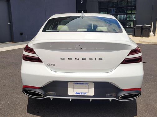 Uyuni White 2026 Genesis G70 2.5T