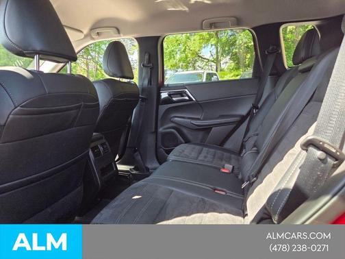 Red 2024 Mitsubishi Outlander SE