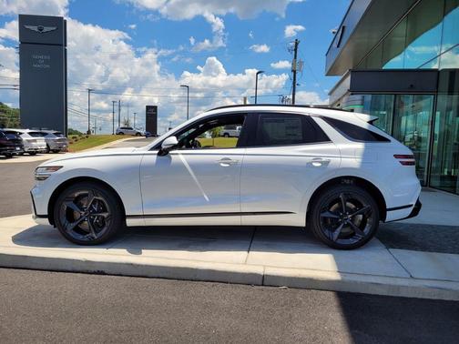 Uyuni White 2026 Genesis GV70 3.5T Sport Prestige