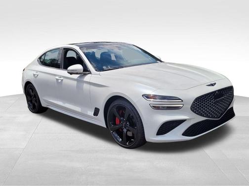Uyuni White 2026 Genesis G70 3.3T Sport Prestige