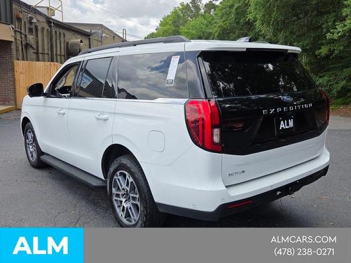 Oxford White 2025 Ford Expedition Active