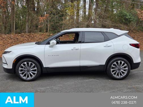 Iridescent Pearl Tricoat 2024 Chevrolet Blazer Premier