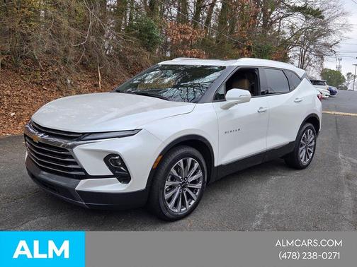 Iridescent Pearl Tricoat 2024 Chevrolet Blazer Premier