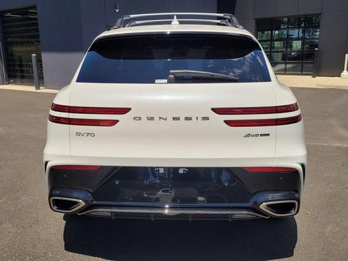 Uyuni White 2026 Genesis GV70 3.5T Sport Prestige