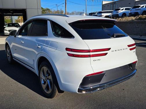 Alta White 2026 Genesis GV70 2.5T