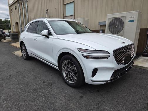 Alta White 2024 Genesis GV70 2.5T