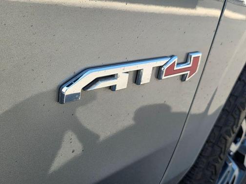 Sterling 2024 GMC Yukon AT4