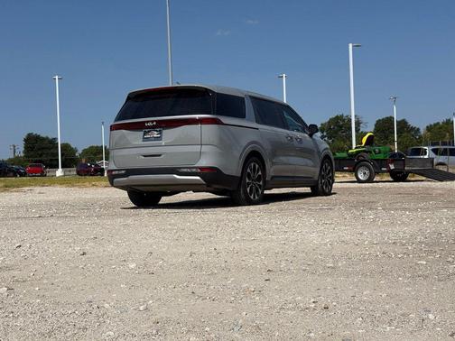 Ceramic Silver 2024 Kia Carnival EX