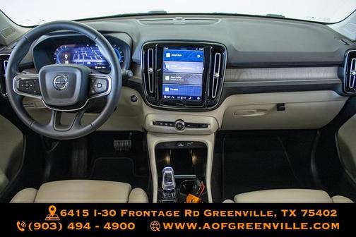 2023 Volvo XC40 B4 Ultimate Dark Theme