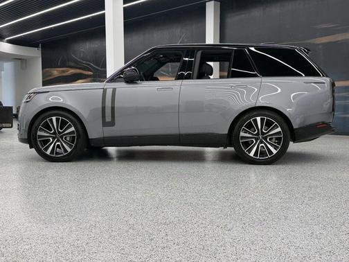 Silver 2024 Land Rover Range Rover P400 SE