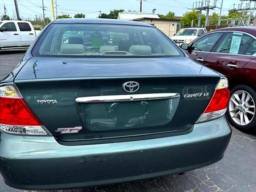 2005 Toyota Camry LE