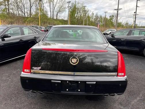Black 2008 Cadillac DTS Luxury II