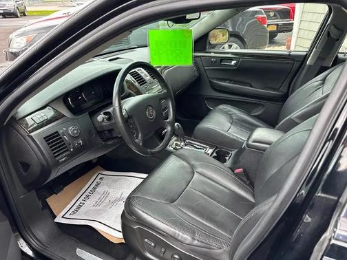 Black 2008 Cadillac DTS Luxury II