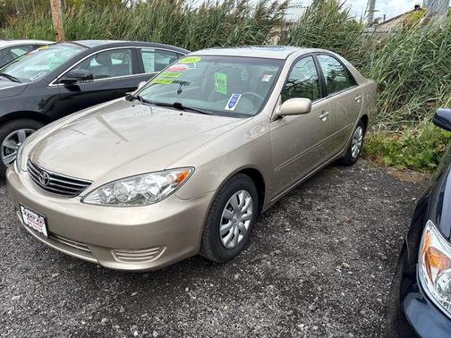 2005 Toyota Camry LE