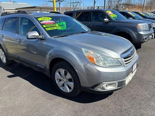 Graphite Gray Metallic 2011 Subaru Outback 2.5 i Limited
