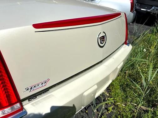2011 Cadillac DTS Luxury Collection