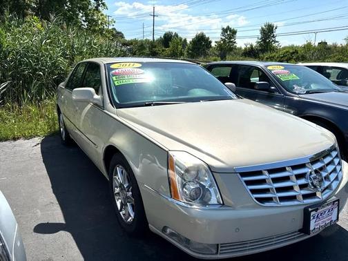 2011 Cadillac DTS Luxury Collection