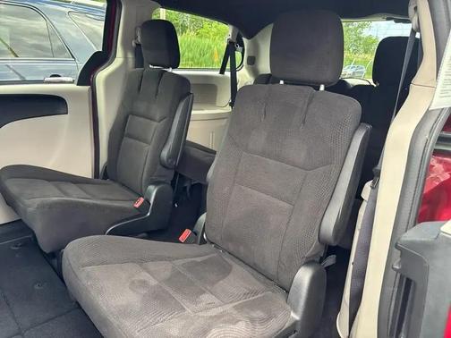 Brilliant Black Crystal Pearlcoat 2014 Dodge Grand Caravan AVP/SE