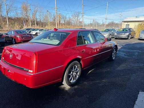 2010 Cadillac DTS Luxury Collection