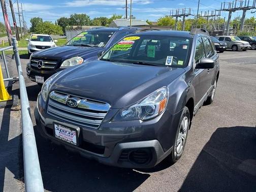 Graphite Gray Metallic 2013 Subaru Outback 2.5i