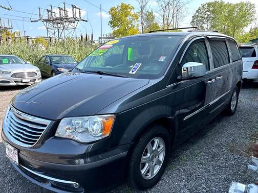 2011 Chrysler Town & Country Touring