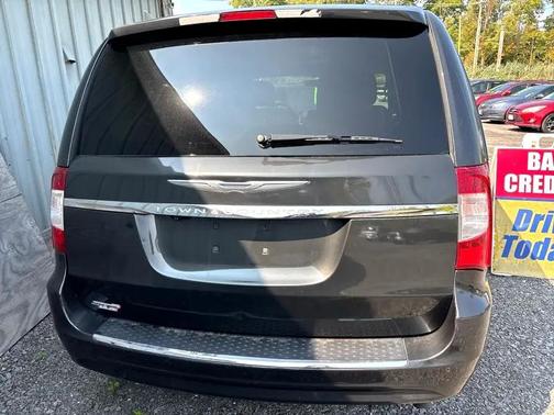 2011 Chrysler Town & Country Touring