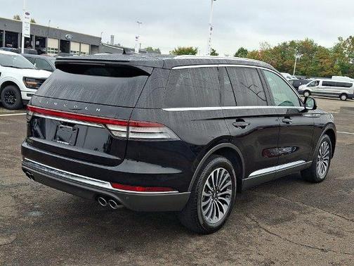 Black Metallic 2024 Lincoln Aviator Premiere