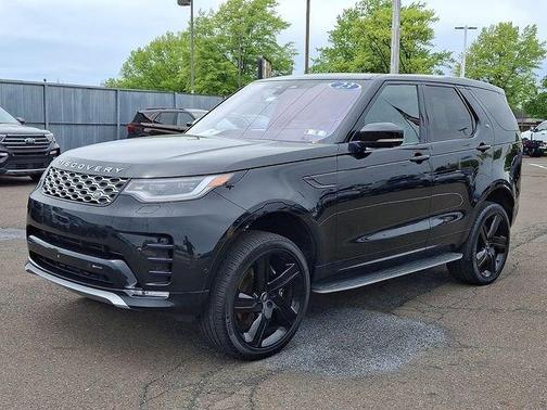 Santorini Black 2023 Land Rover Discovery P360 Metropolitan Edition