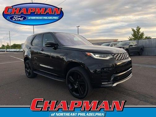 Santorini Black 2023 Land Rover Discovery P360 Metropolitan Edition