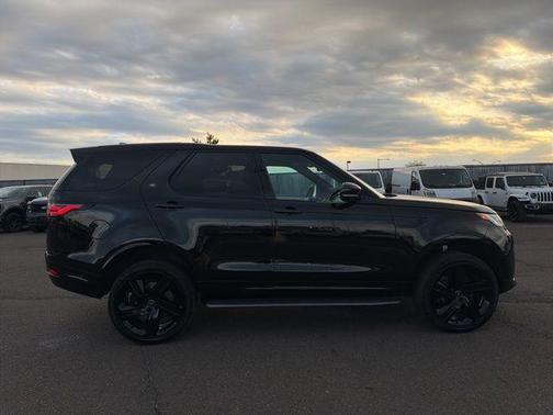 Santorini Black 2023 Land Rover Discovery P360 Metropolitan Edition