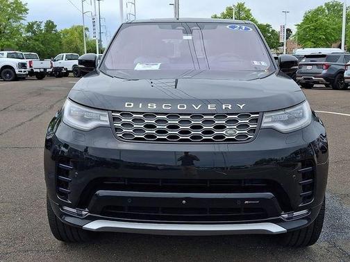 Santorini Black 2023 Land Rover Discovery P360 Metropolitan Edition
