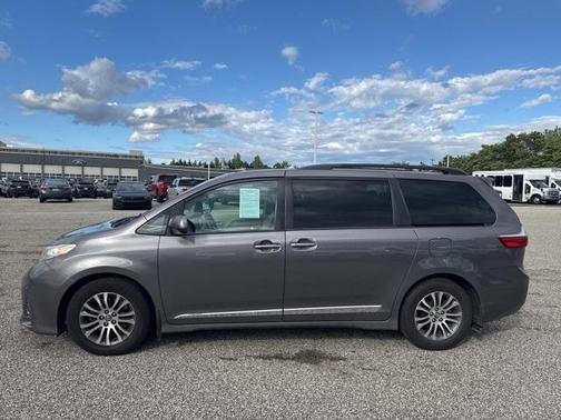 2018 Toyota Sienna XLE