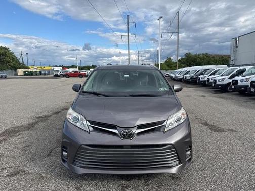 2018 Toyota Sienna XLE