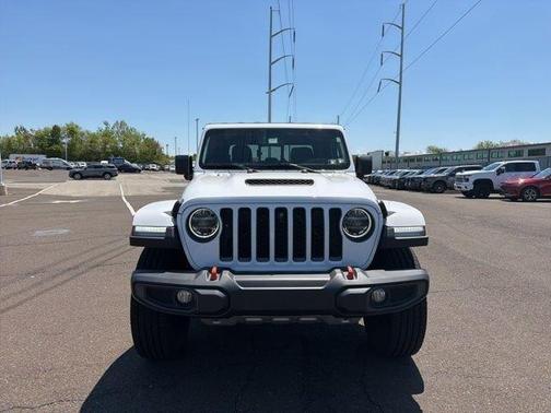 Bright White Clearcoat 2021 Jeep Gladiator Mojave