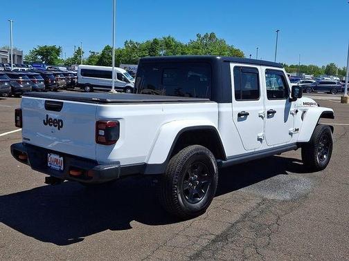 Bright White Clearcoat 2021 Jeep Gladiator Mojave