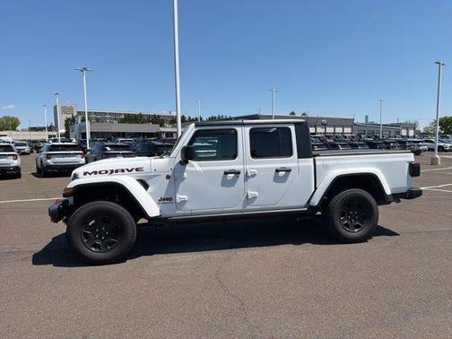 Bright White Clearcoat 2021 Jeep Gladiator Mojave